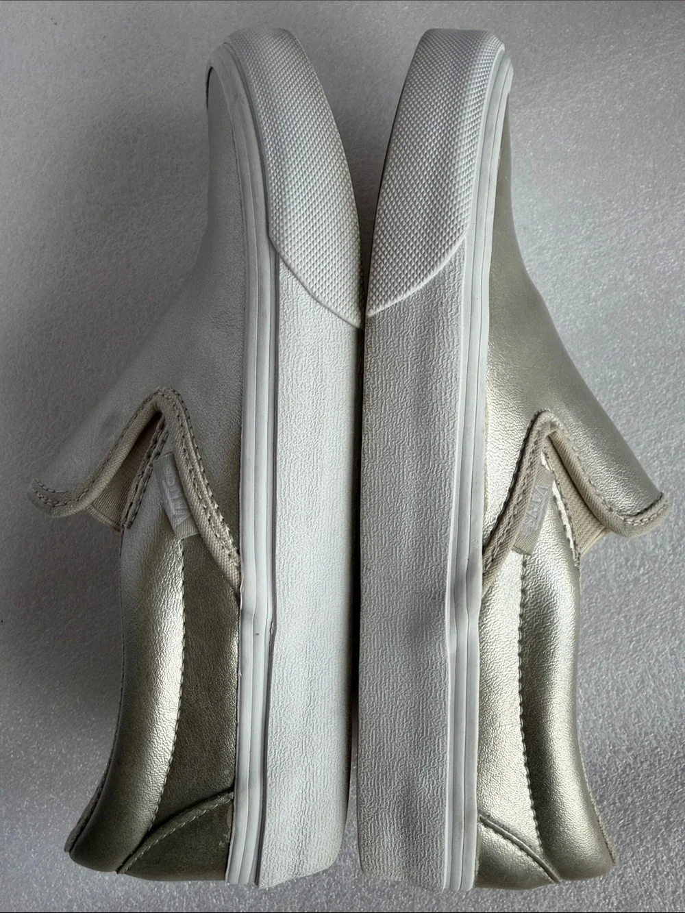 VANS Classic Slip-On Sneakers Metallic Gold Women’s 6.5 / Men’s 5